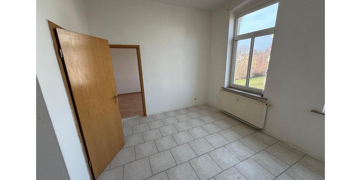 Etagenwohnung Plauen - 3 Zimmer, 96 m&sup2;, 480&euro; | Angebot:25887081