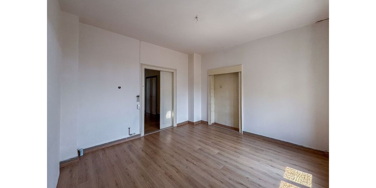 Großzügige 4 Zimmer Wohnung mit 185 qm - Etagenwohnung Reichenbach Rotschau | Angebot:25301003