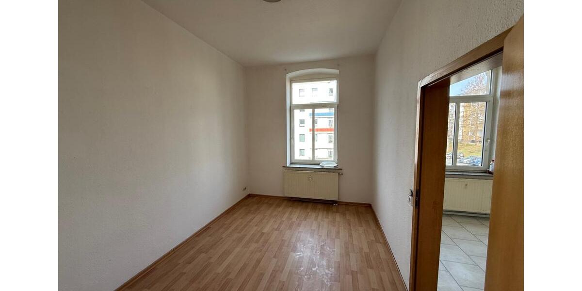 Etagenwohnung Plauen - 3 Zimmer, 96 m&sup2;, 480&euro; | Angebot:25887081