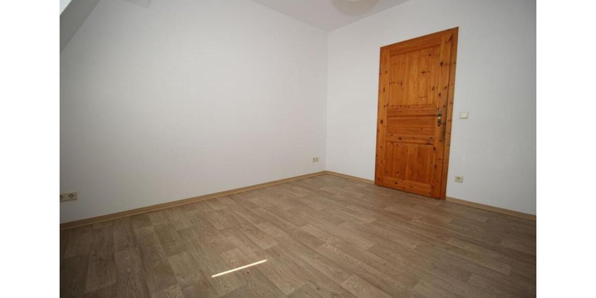 Dachgeschoßwohnung Plauen Bahnhofsvorstadt - 2 Zimmer, 59 m&sup2;, 314&euro; | Angebot:23768181