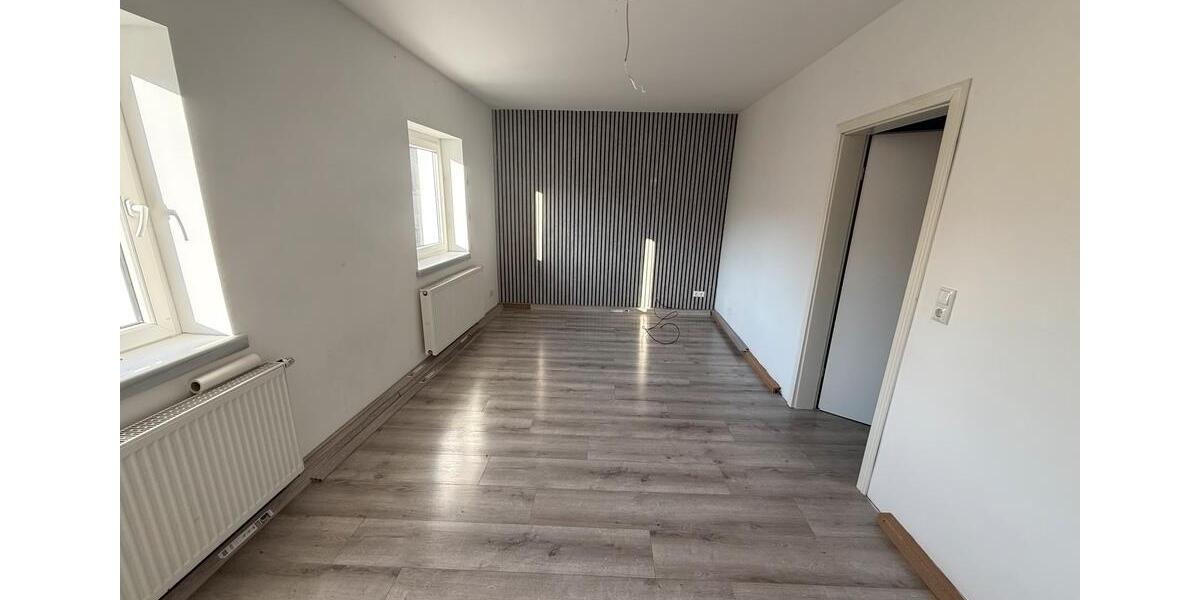 Einfamilienhaus Treuen - 3 Zimmer, 180 m&sup2;, 180.000&euro; | Angebot:25278784