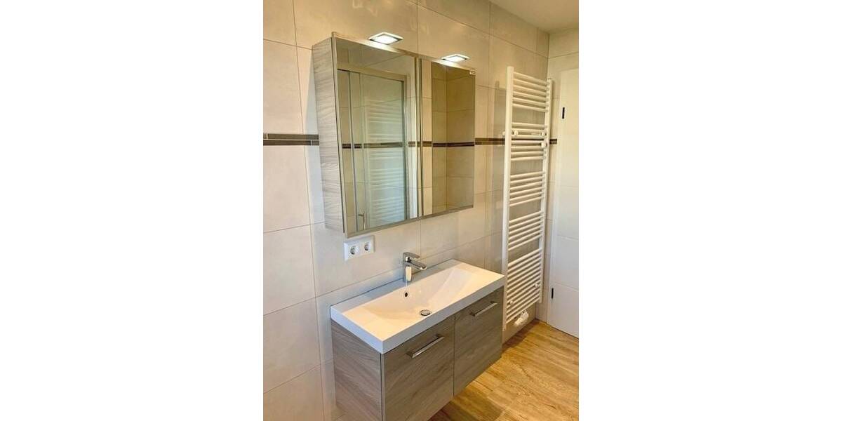 Etagenwohnung Reichenbach - 3 Zimmer, 62 m&sup2;, 400&euro; | Angebot:26065680