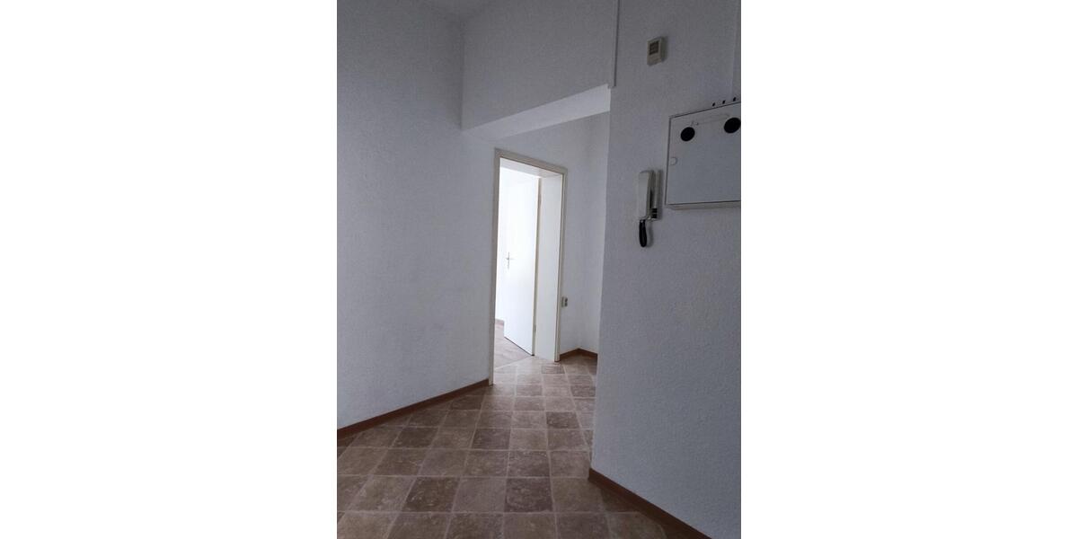 Etagenwohnung Plauen - 2 Zimmer, 61 m&sup2;, 300&euro; | Angebot:24646296