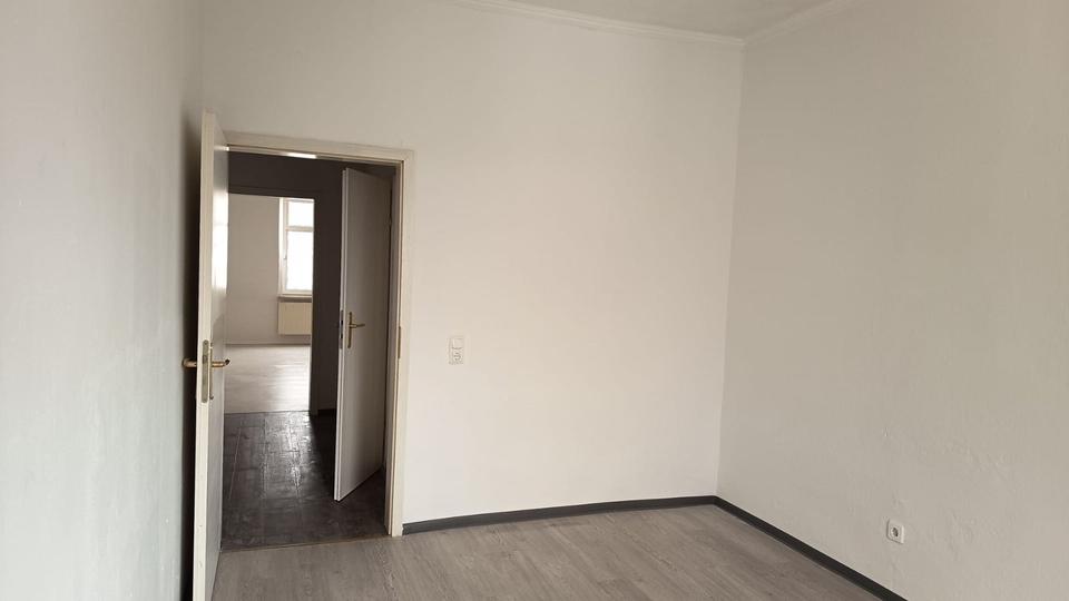 Dachgeschoßwohnung Plauen - 4 Zimmer, 94 m&sup2;, 398&euro; | Angebot:26023070