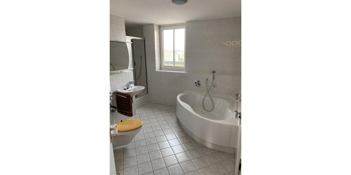 Erdgeschoßwohnung Plauen Bahnhofsvorstadt - 3 Zimmer, 115 m&sup2;, 160.000&euro; | Angebot:26726669
