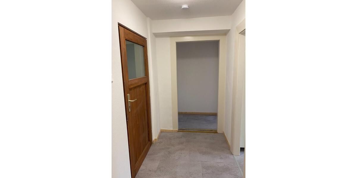 Etagenwohnung Greiz - 2 Zimmer, 67 m&sup2;, 300&euro; | Angebot:25840625