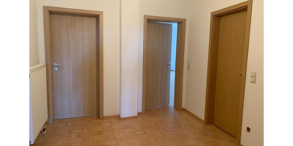 Etagenwohnung Hof Altstadt - 3 Zimmer, 127 m&sup2;, 850&euro; | Angebot:20834619