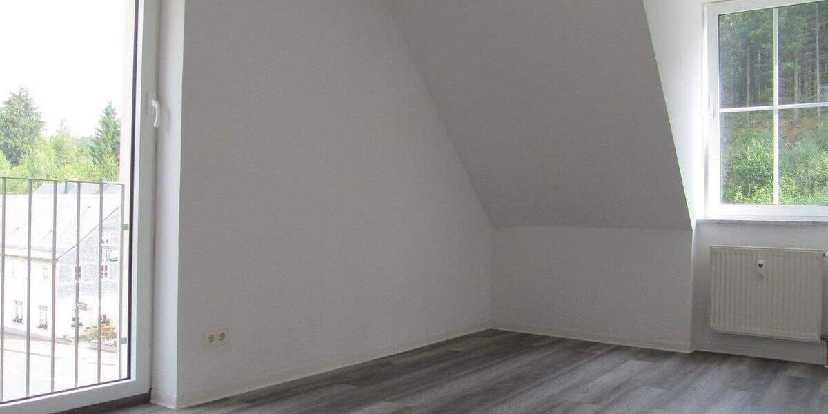 Etagenwohnung Muldenhammer Tannenbergsthal - 2 Zimmer, 64 m&sup2;, 350&euro; | Angebot:25799461