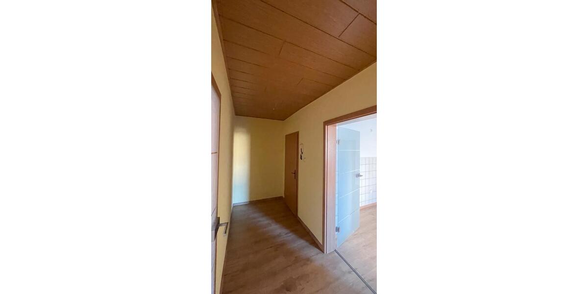 Etagenwohnung Schönheide - 2 Zimmer, 83 m&sup2;, 460&euro; | Angebot:25542138