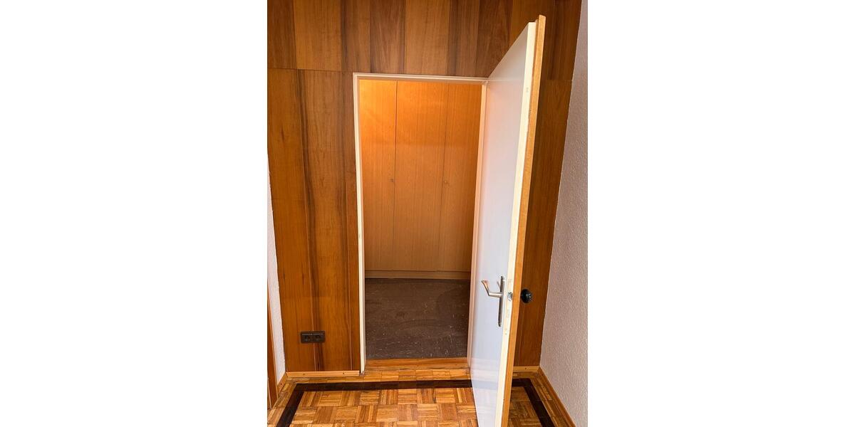 Dachgeschoßwohnung Hof Altstadt - 4 Zimmer, 120 m&sup2;, 650&euro; | Angebot:26038545