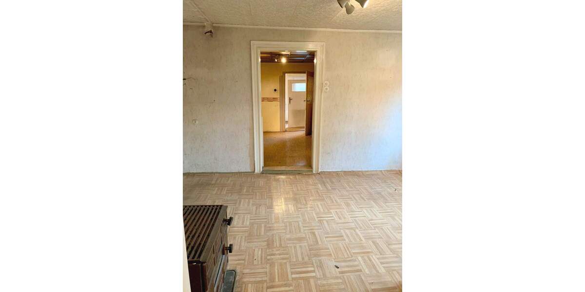 Einfamilienhaus Reichenbach - 5 Zimmer, 95 m&sup2;, 35.000&euro; | Angebot:25662060