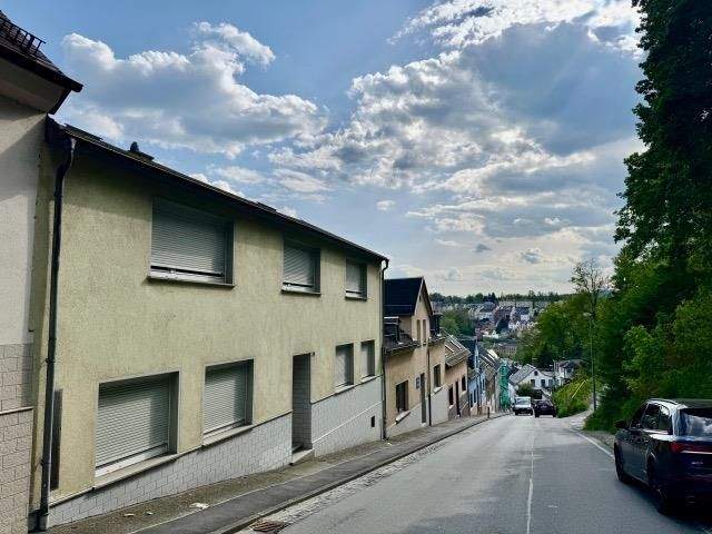 Einfamilienhaus Reichenbach - 6 Zimmer, 140 m&sup2;, 75.000&euro; | Angebot:25662881