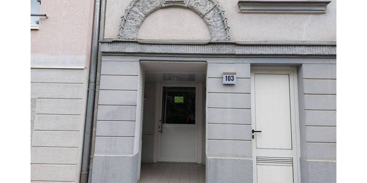 Etagenwohnung Plauen Preißelpöhl - 2 Zimmer, 69 m&sup2;, 55.600&euro; | Angebot:25821693