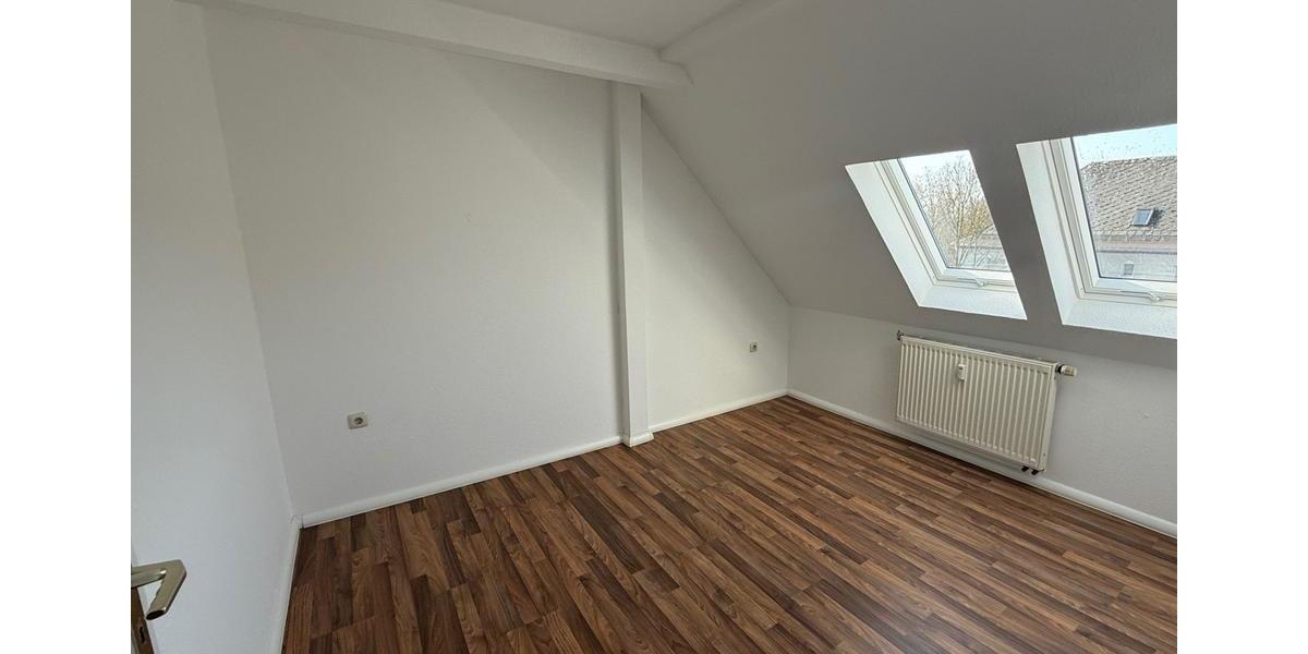 Dachgeschoßwohnung Plauen Altstadt - 2 Zimmer, 42 m&sup2;, 231&euro; | Angebot:25415893