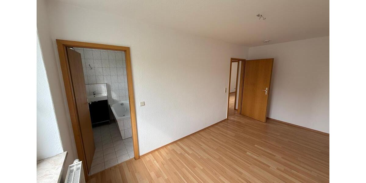 Etagenwohnung Reichenbach im Vogtland - 2 Zimmer, 49 m&sup2;, 225&euro; | Angebot:23150130