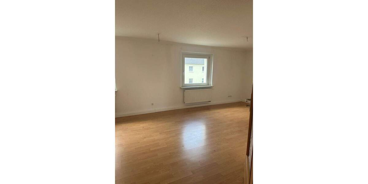 Etagenwohnung Netzschkau - 2 Zimmer, 54 m&sup2;, 272&euro; | Angebot:25898194