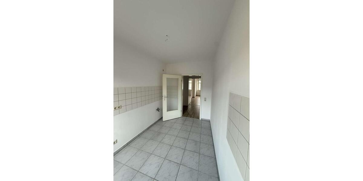 Etagenwohnung Plauen - 3 Zimmer, 77 m&sup2;, 354&euro; | Angebot:24461833