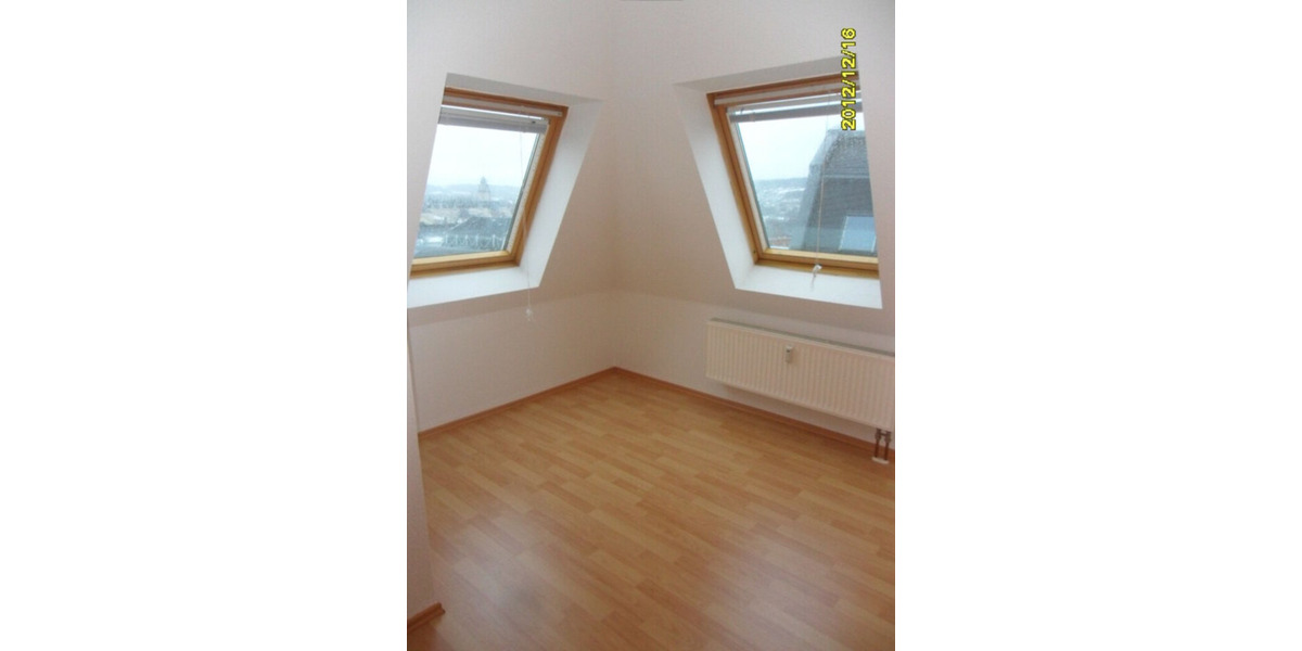 Dachgeschoßwohnung Plauen - 3 Zimmer, 72 m&sup2;, 290&euro; | Angebot:25871919