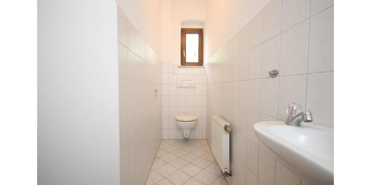 Etagenwohnung Plauen - 4 Zimmer, 120 m&sup2;, 800&euro; | Angebot:25137415