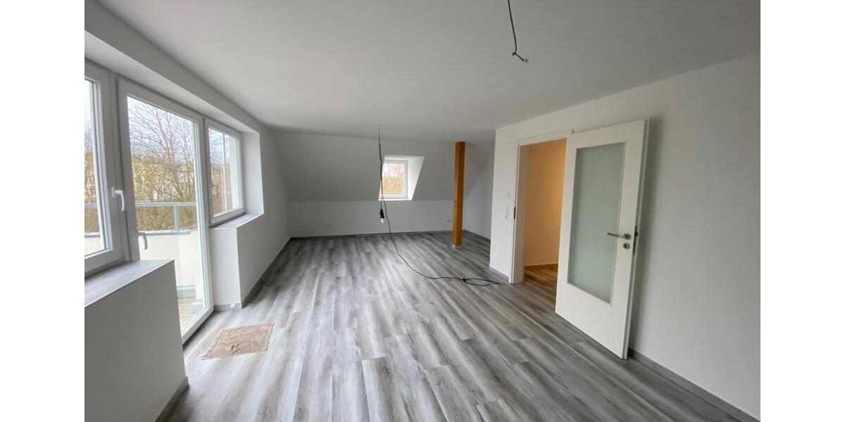 Dachgeschoßwohnung Plauen Bahnhofsvorstadt - 6 Zimmer, 145 m&sup2;, 1.390&euro; | Angebot:17463037