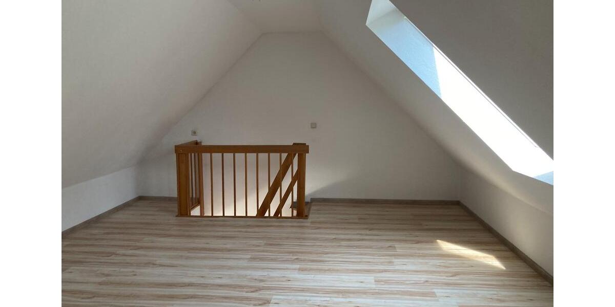 Etagenwohnung Reichenbach im Vogtland - 2.5 Zimmer, 69 m&sup2;, 380&euro; | Angebot:24610460