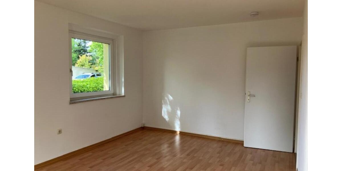 Hochparterre Plauen - 3 Zimmer, 77 m&sup2;, 424&euro; | Angebot:23544148