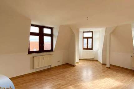 Wohnung Plauen Neundorfer Vorstadt - 3 Zimmer, 81 m&sup2;, 430&euro; | Angebot:25473057