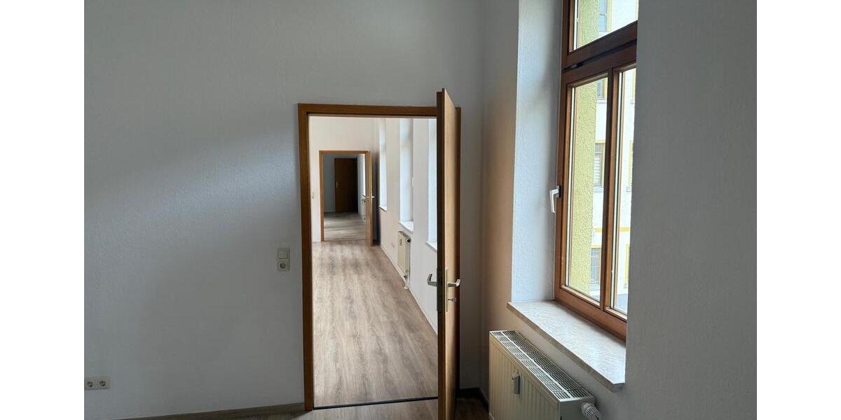 Etagenwohnung Lengenfeld - 3 Zimmer, 86 m&sup2;, 430&euro; | Angebot:25805326