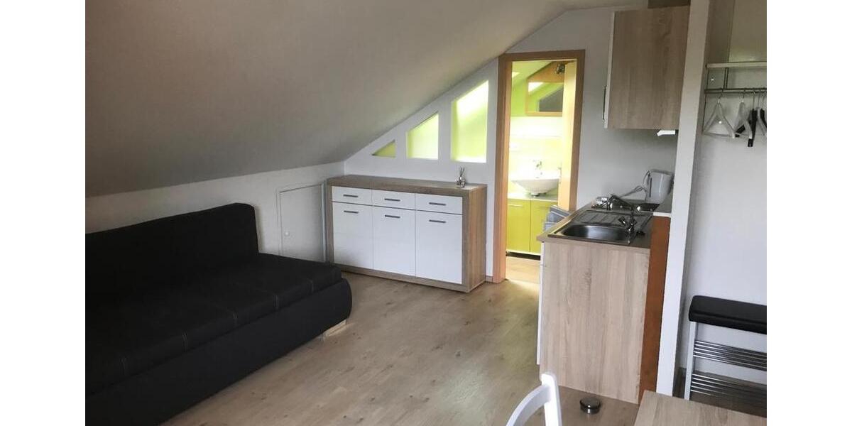Dachgeschoßwohnung Oberkotzau - 1 Zimmer, 20 m&sup2;, 345&euro; | Angebot:26281610