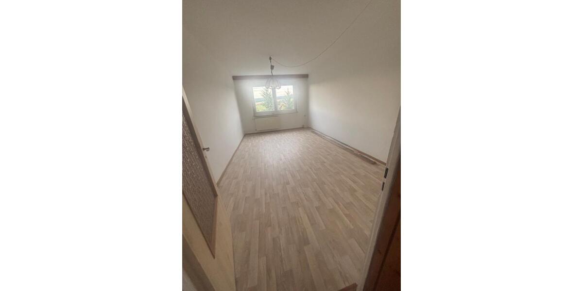 Etagenwohnung Ellefeld - 2 Zimmer, 59 m&sup2;, 250&euro; | Angebot:21811067