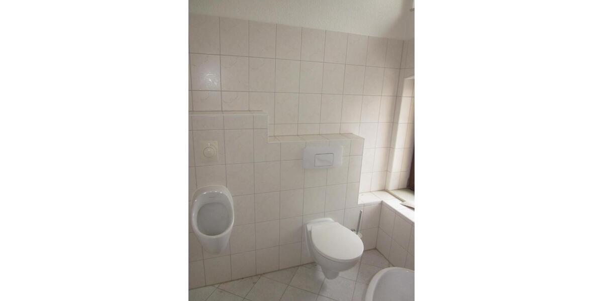 Etagenwohnung Plauen Altstadt - 5 Zimmer, 150 m&sup2;, 750&euro; | Angebot:25349247