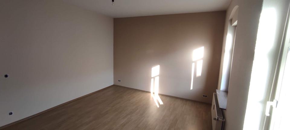Etagenwohnung Netzschkau - 3 Zimmer, 71 m&sup2;, 390&euro; | Angebot:25613082