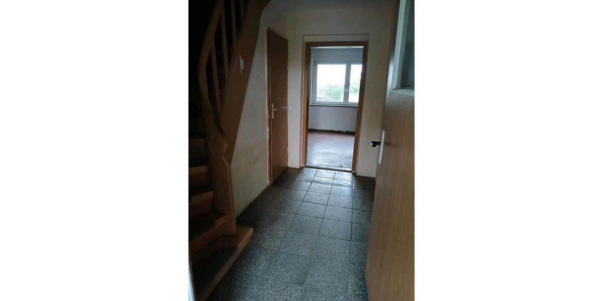 Reihenhaus Weischlitz - 7 Zimmer, 80 m&sup2;, 69.500&euro; | Angebot:25800444