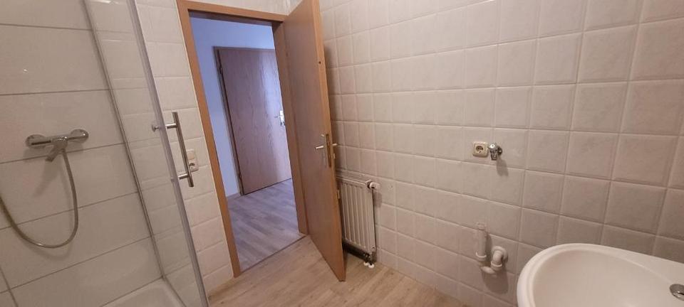 Dachgeschoßwohnung Plauen Bahnhofsvorstadt - 1 Zimmer, 32 m&sup2;, 180&euro; | Angebot:25054413