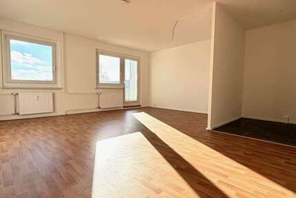 Wohnung Plauen Chrieschwitz - 3 Zimmer, 69 m&sup2;, 348&euro; | Angebot:25518870