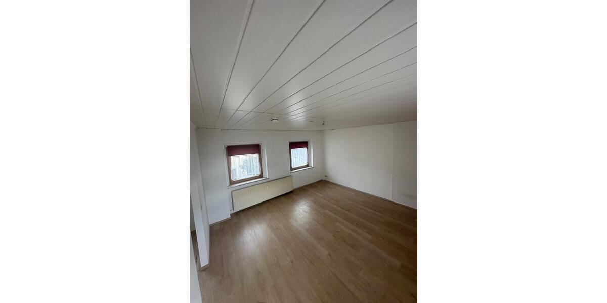 Etagenwohnung Schöneck/Vogtland Vogtland - 1 Zimmer, 32 m&sup2;, 200&euro; | Angebot:25832500