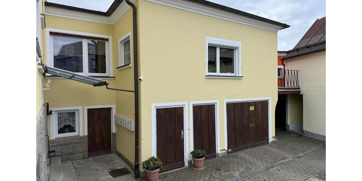 Mehrfamilienhaus, Wohnhaus Hof Altstadt - 22 Zimmer, 571 m&sup2;, 649.000&euro; | Angebot:25990131