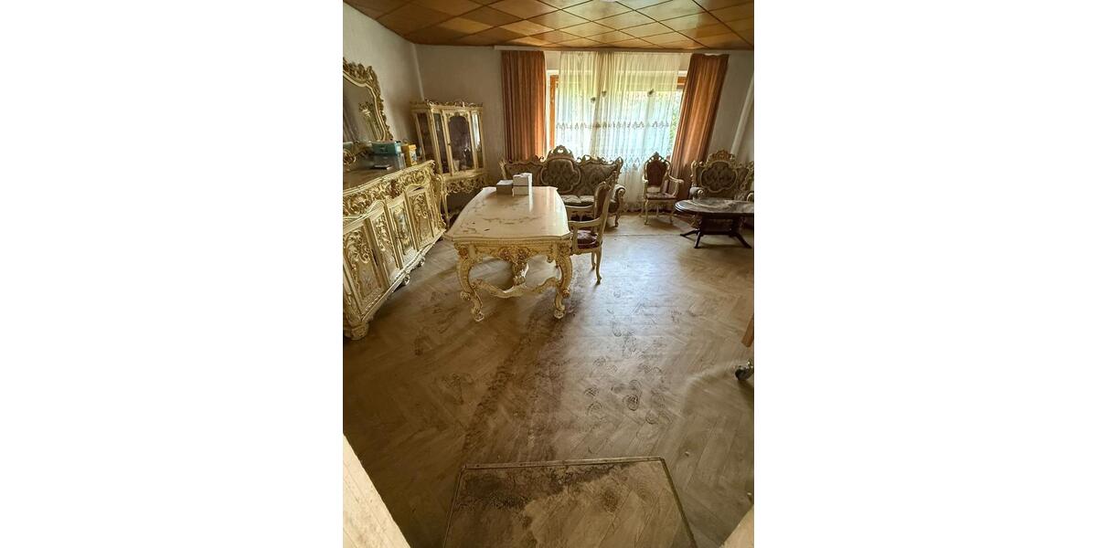 Einfamilienhaus Markneukirchen - 12 Zimmer, 150 m&sup2;, 75.000&euro; | Angebot:27042846