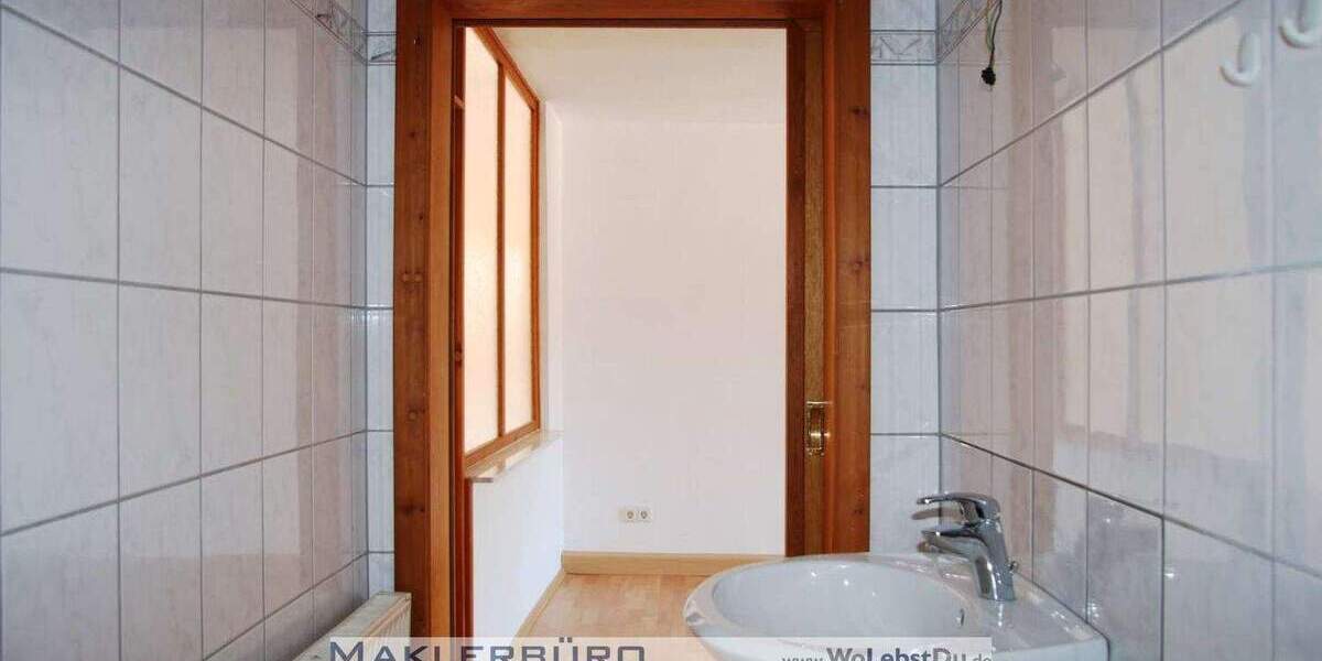 Etagenwohnung Greiz Irchwitz - 2 Zimmer, 60 m&sup2;, 300&euro; | Angebot:25665939