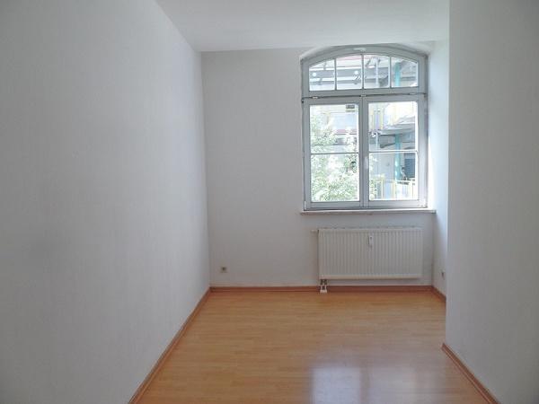 Etagenwohnung Reichenbach im Vogtland - 3 Zimmer, 63 m&sup2;, 340&euro; | Angebot:25962405