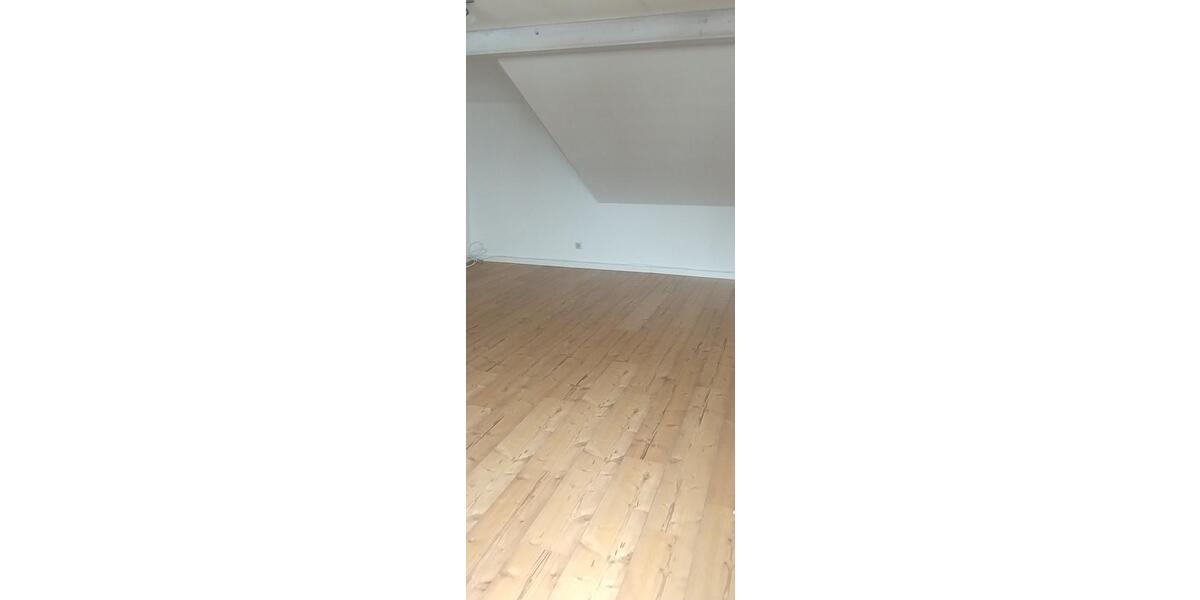 Dachgeschoßwohnung Hof Neuhof - 5 Zimmer, 90 m&sup2;, 750&euro; | Angebot:26674781