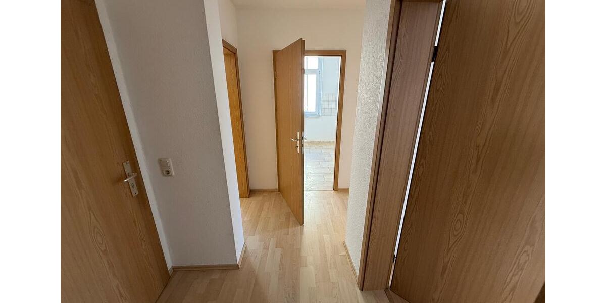 Etagenwohnung Reichenbach im Vogtland - 3 Zimmer, 57 m&sup2;, 285&euro; | Angebot:24836330