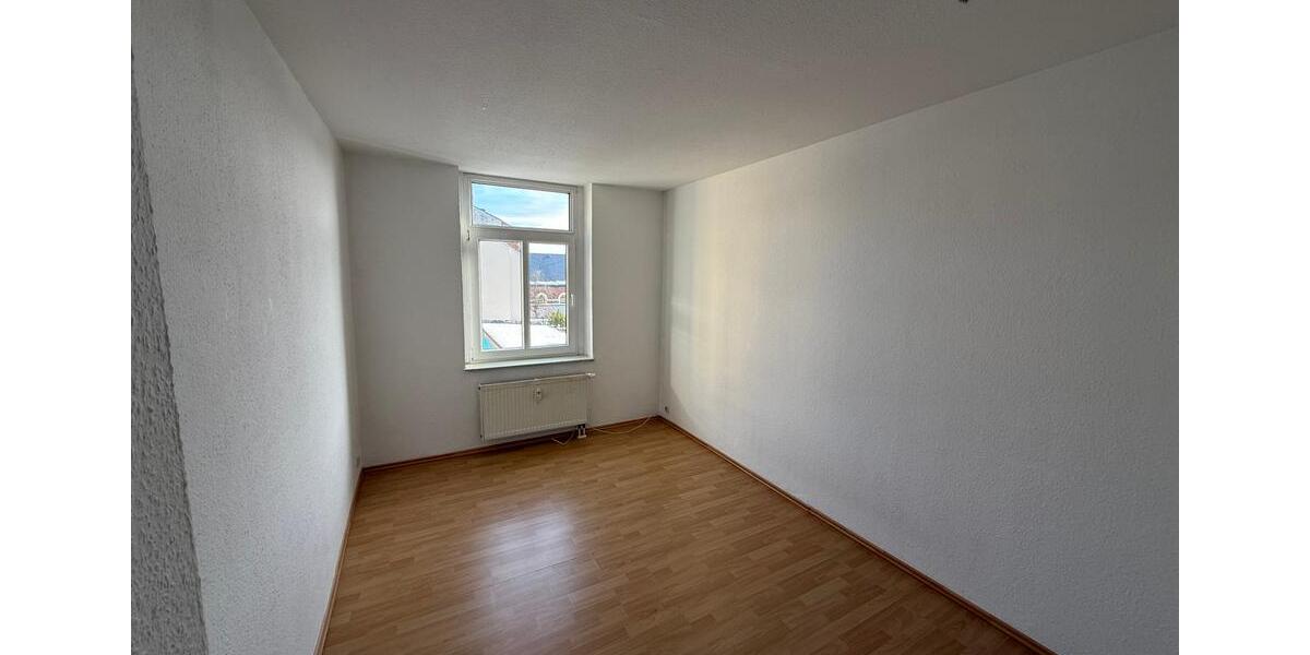 Etagenwohnung Reichenbach im Vogtland - 3 Zimmer, 57 m&sup2;, 285&euro; | Angebot:24836330