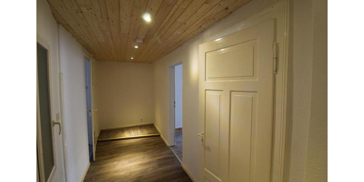 Dachgeschoßwohnung Plauen Bahnhofsvorstadt - 2 Zimmer, 60 m&sup2;, 290&euro; | Angebot:26002307