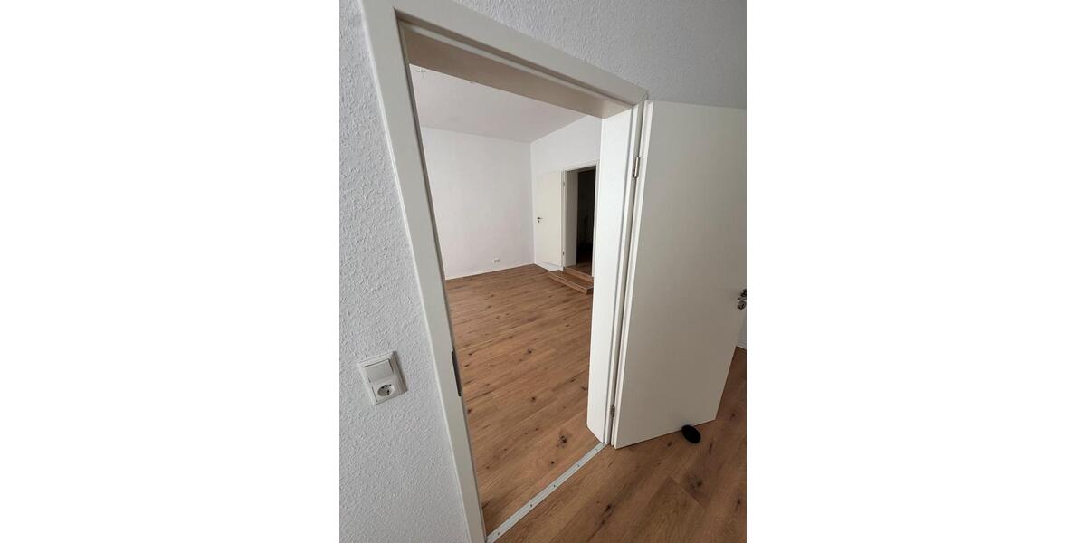 Erdgeschoßwohnung Hof Altstadt - 3 Zimmer, 63 m&sup2;, 700&euro; | Angebot:25936502