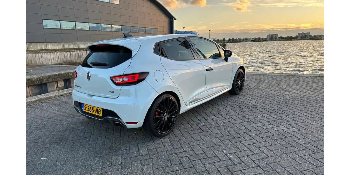 Renault Clio 114.300 km 11.347 &euro; Bergen op Zoom 04624