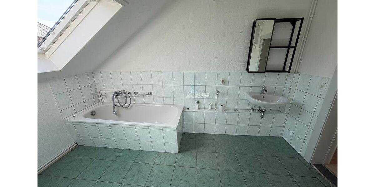 Dachgeschoßwohnung Schöneck/Vogtland Vogtland - 2 Zimmer, 51 m&sup2;, 275&euro; | Angebot:26023065