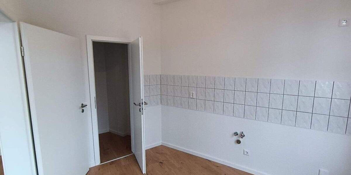 Etagenwohnung Reichenbach im Vogtland Reichenbach - 3 Zimmer, 66 m&sup2;, 400&euro; | Angebot:25769865