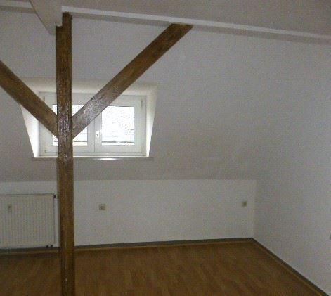 Dachgeschoßwohnung Plauen Altstadt - 2 Zimmer, 33 m&sup2;, 204&euro; | Angebot:25303853