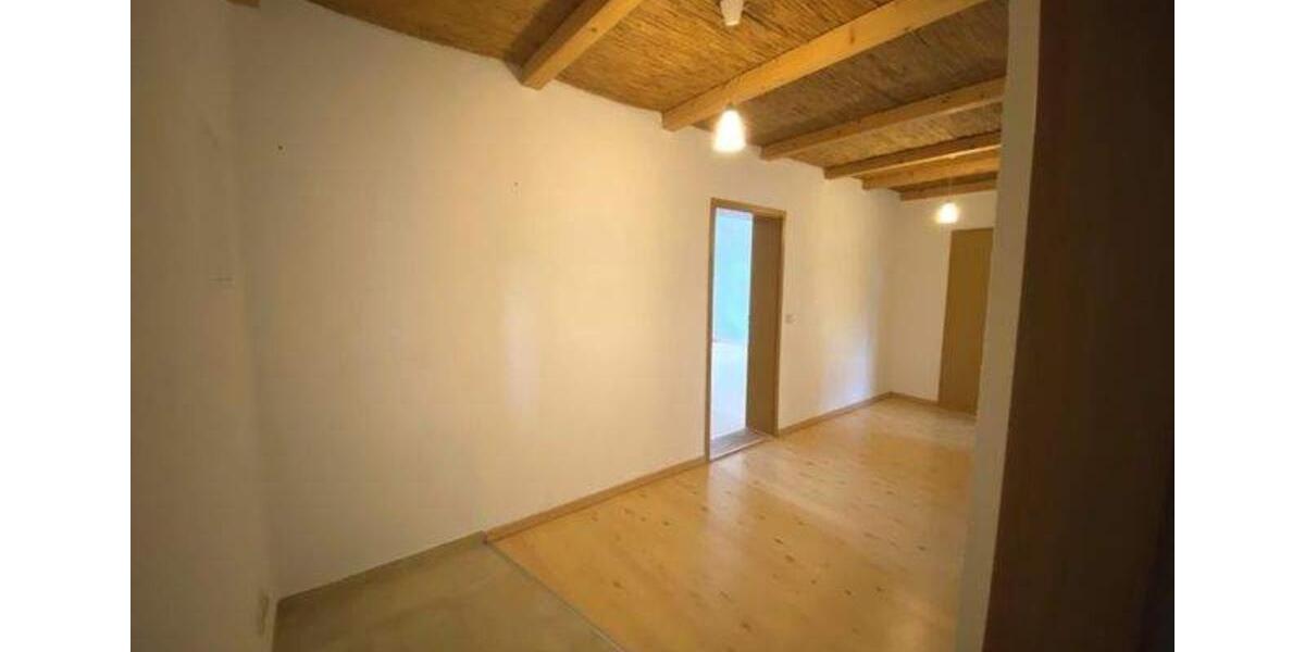 Etagenwohnung Plauen Altstadt - 2 Zimmer, 66 m&sup2;, 430&euro; | Angebot:25083288